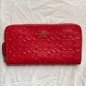 NWOT Coach Signature Leather Accordion Zip Wallet